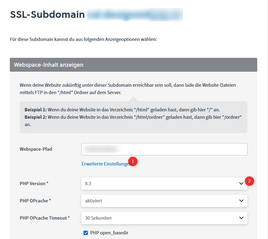 Screenshot der Subdomainverwaltungsoberfläche, wobei der Menüpunkt Webspace-Inhalt anzeigen ausgewählt ist. Der Schriftzug Erweiterte Einstellungen und die PHP-Version 8.3 sind mit den Ziffern 1 und 2 durchnummeriert.
